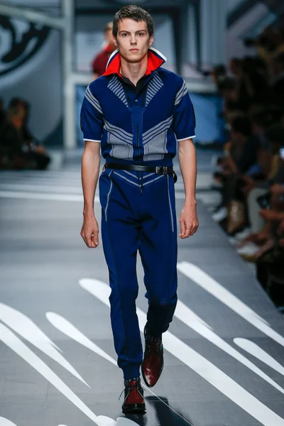 Look 35